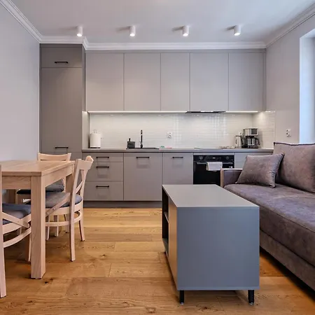 Platinium Seaside * غدينيا